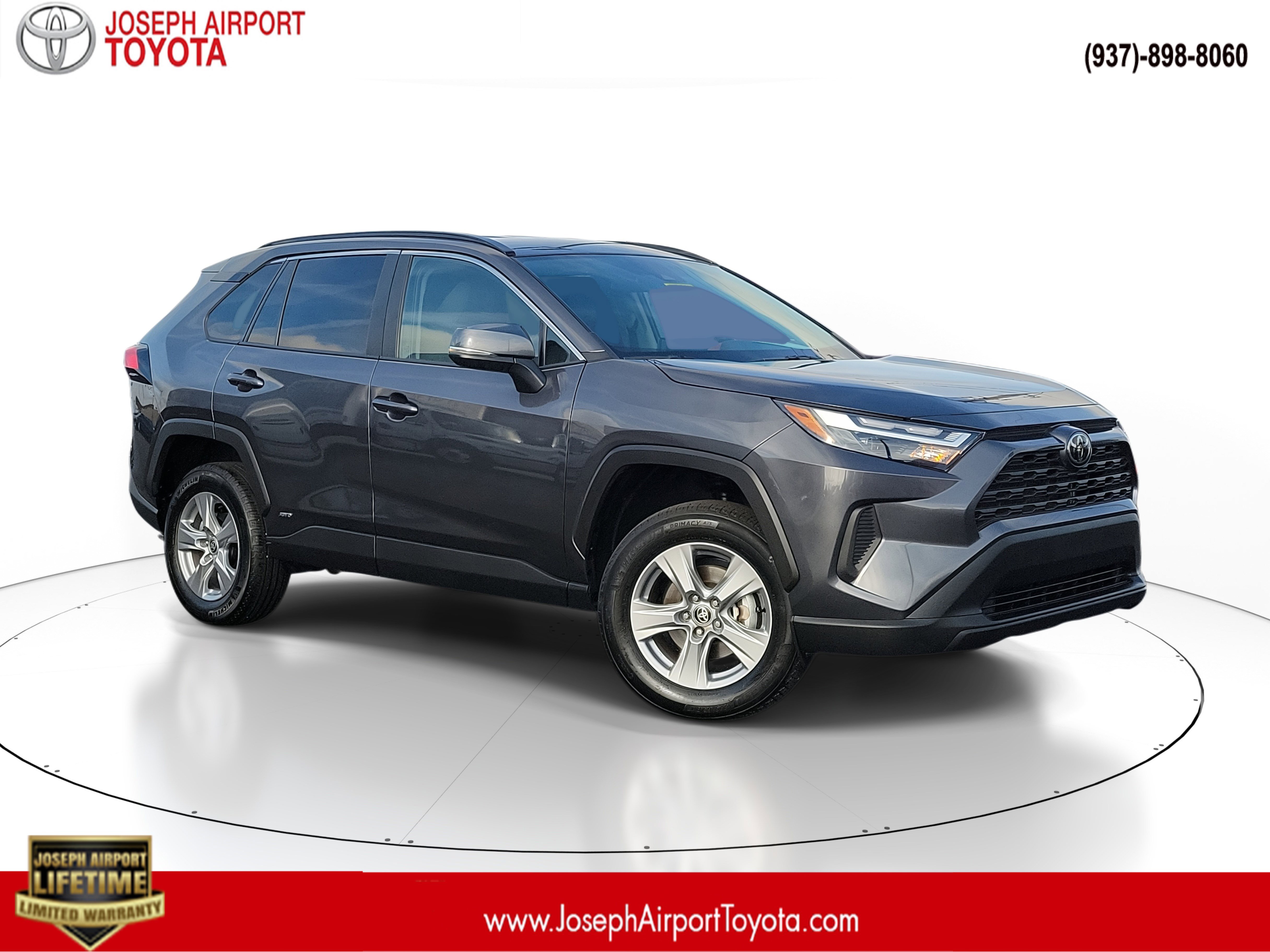 2025 Toyota RAV4 XLE's photo