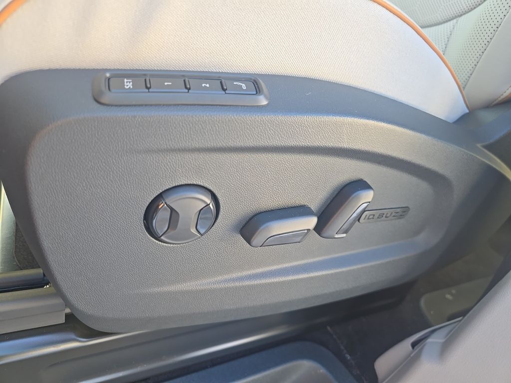 2025 Volkswagen ID. Buzz photo 4