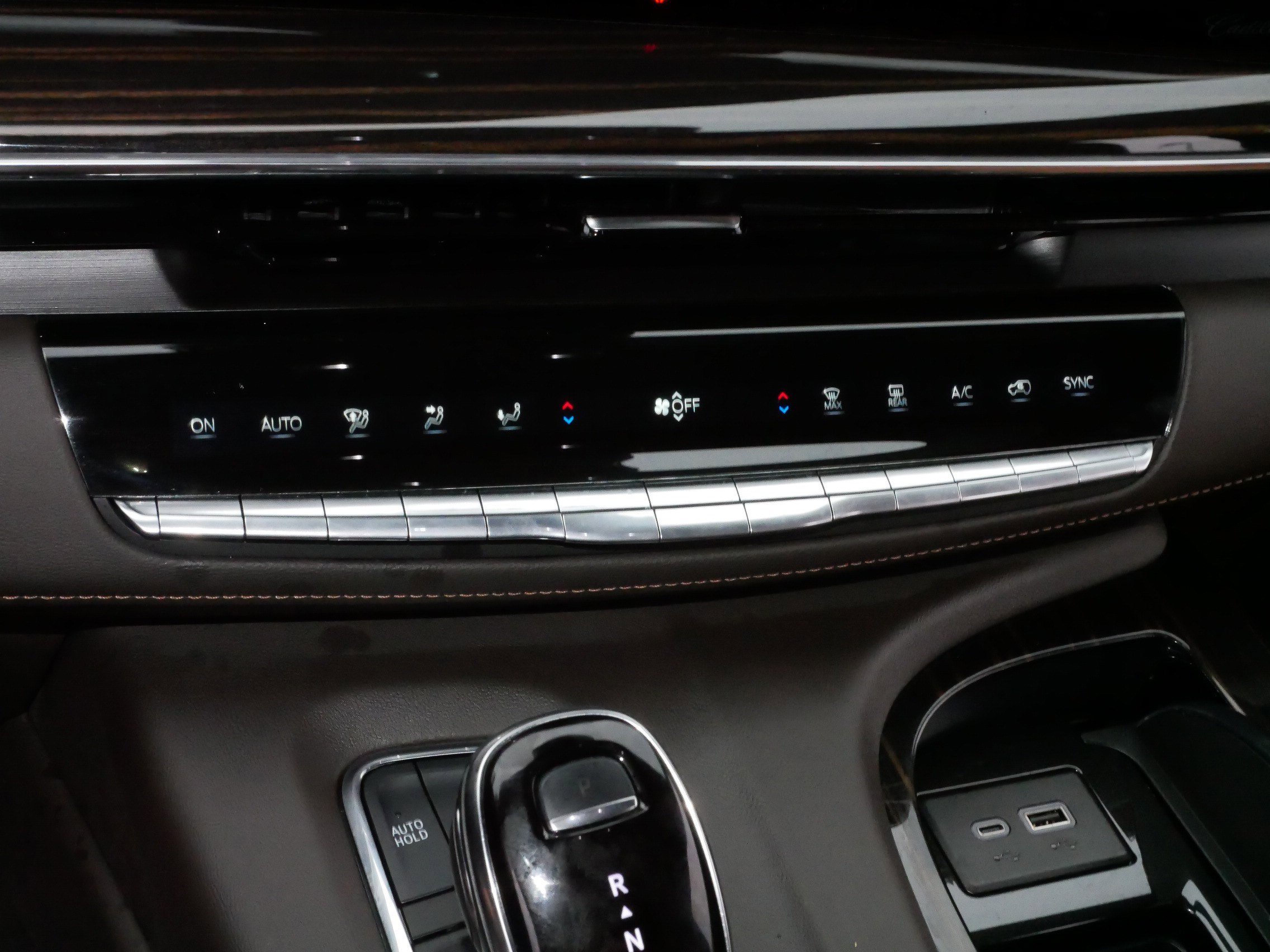 2024 Cadillac Escalade Premium Luxury photo 18
