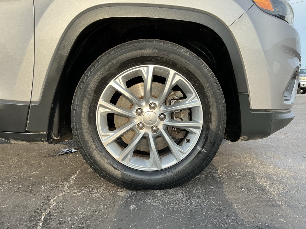 2019 Jeep Cherokee Latitude photo 19