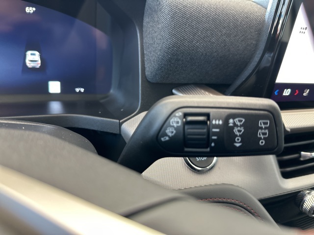 2025 Ford Explorer photo 17