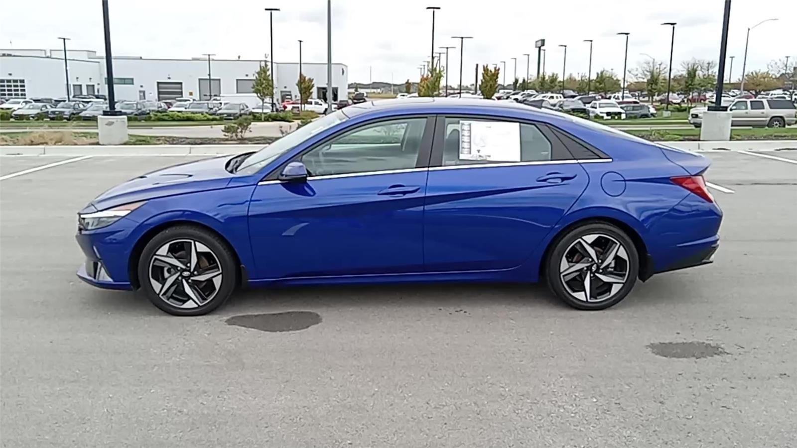 2023 Hyundai Elantra Hybrid Limited photo 4