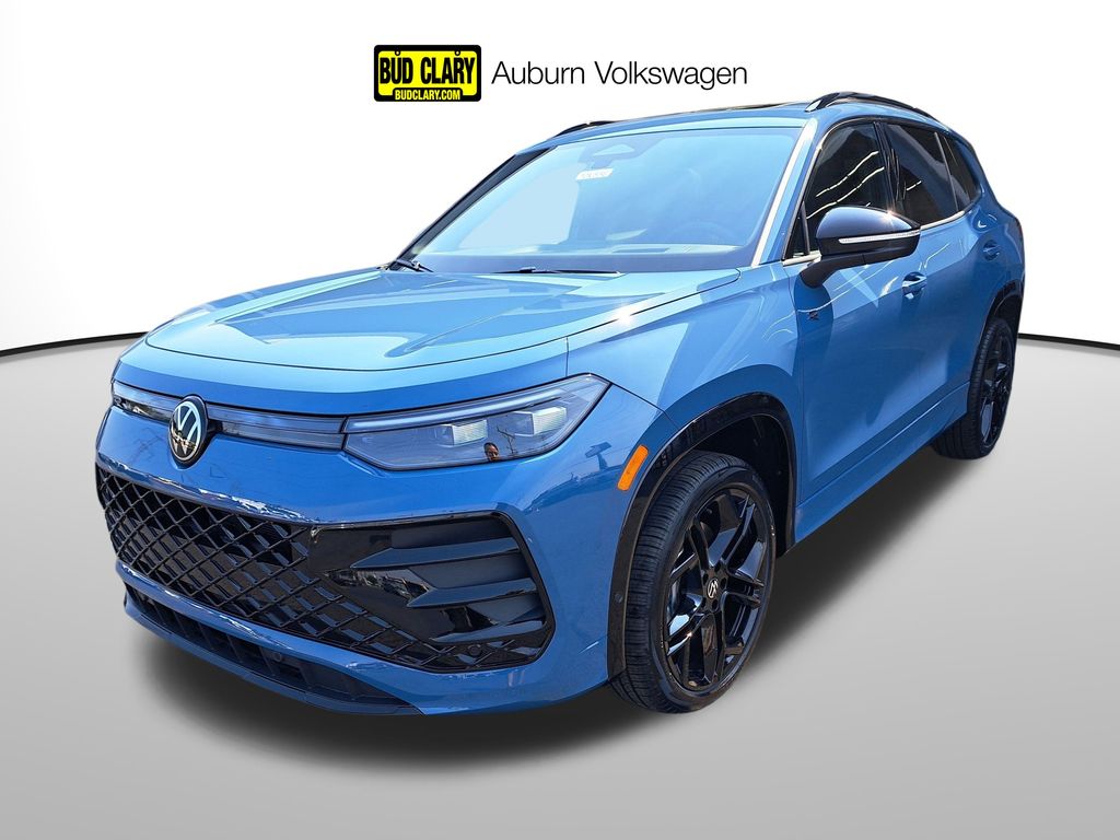 2025 Volkswagen Tiguan SE R-LINE BLACK's photo