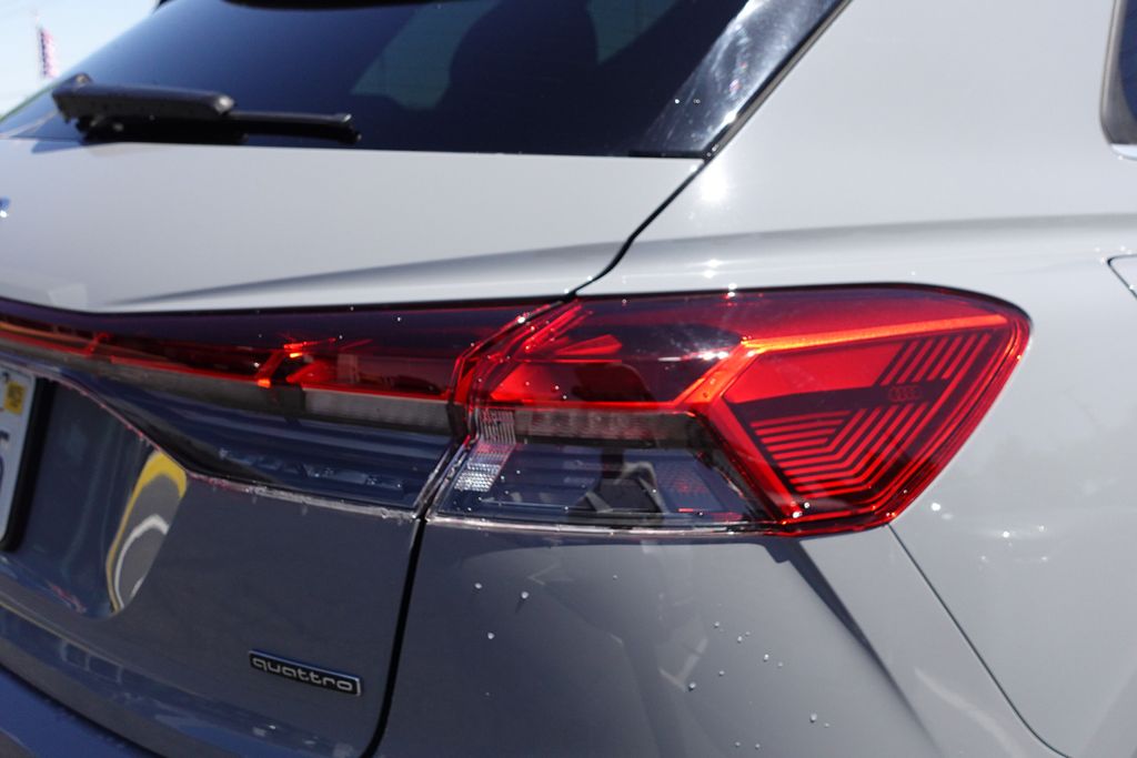 2024 Audi Q4 E-tron Premium photo 6