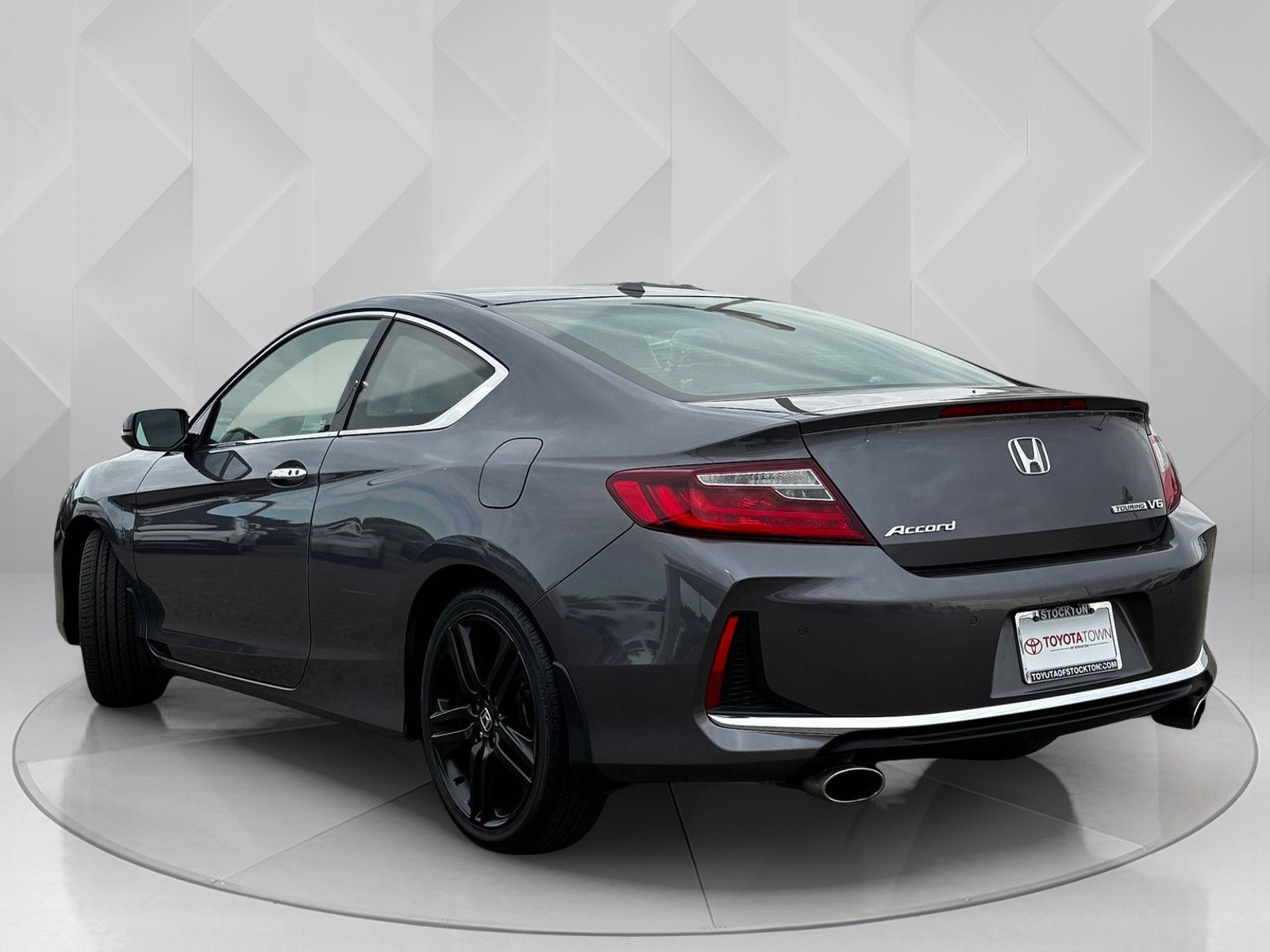 2016 Honda Accord Touring photo 3