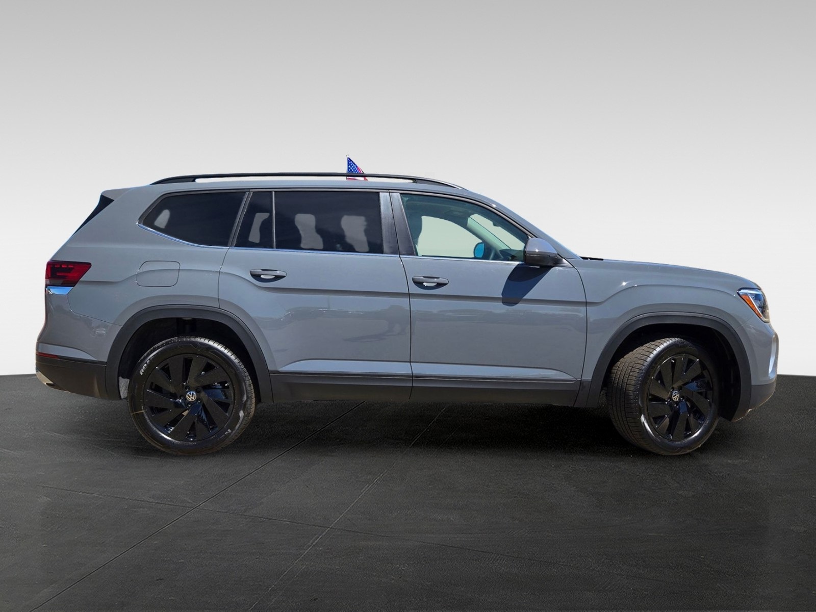 2026 Volkswagen Atlas SE Technology photo 3