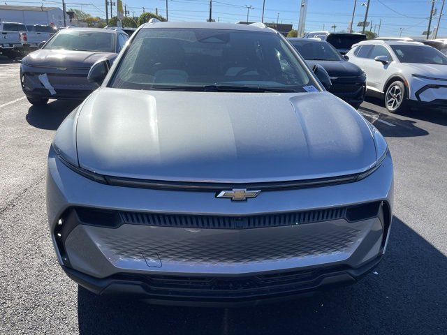 2026 Chevrolet Equinox LT photo 2