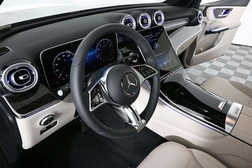 2026 Mercedes Benz GLC 300 photo 4