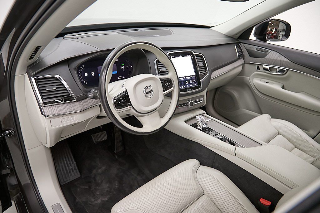 2023 VOLVO XC90 - Image 11