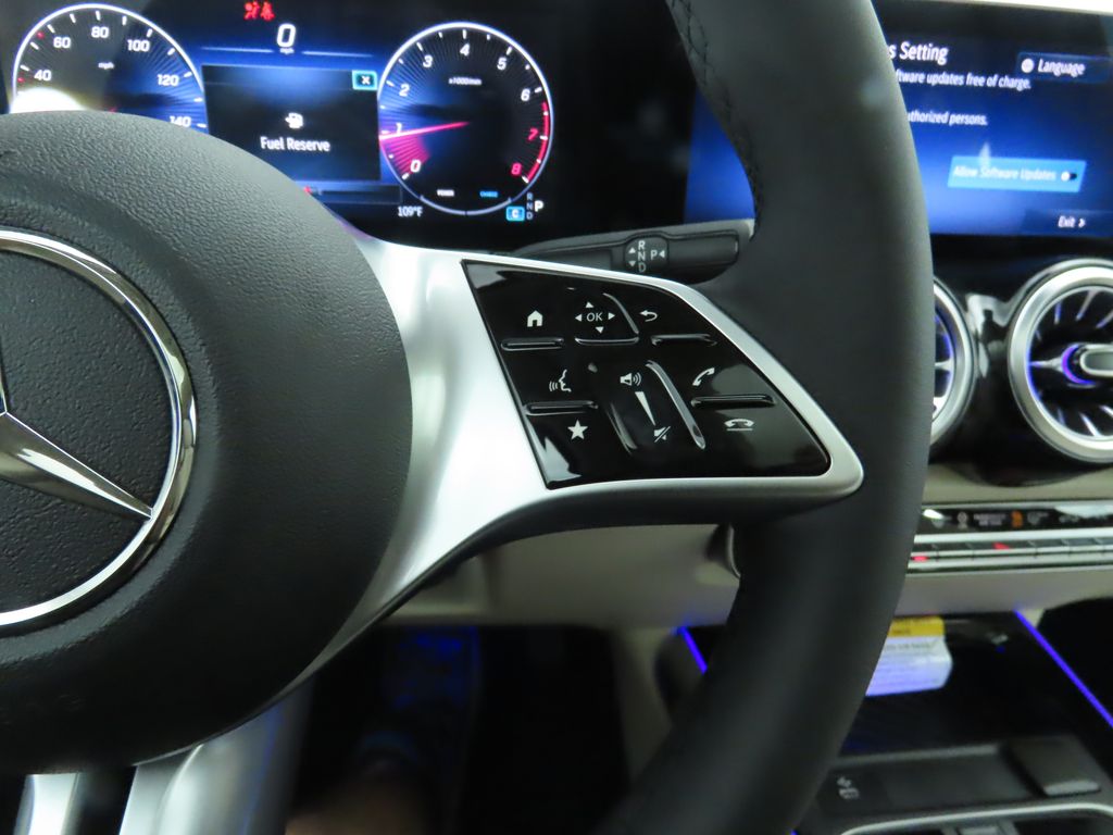 2026 Mercedes Benz GLB 250 photo 12