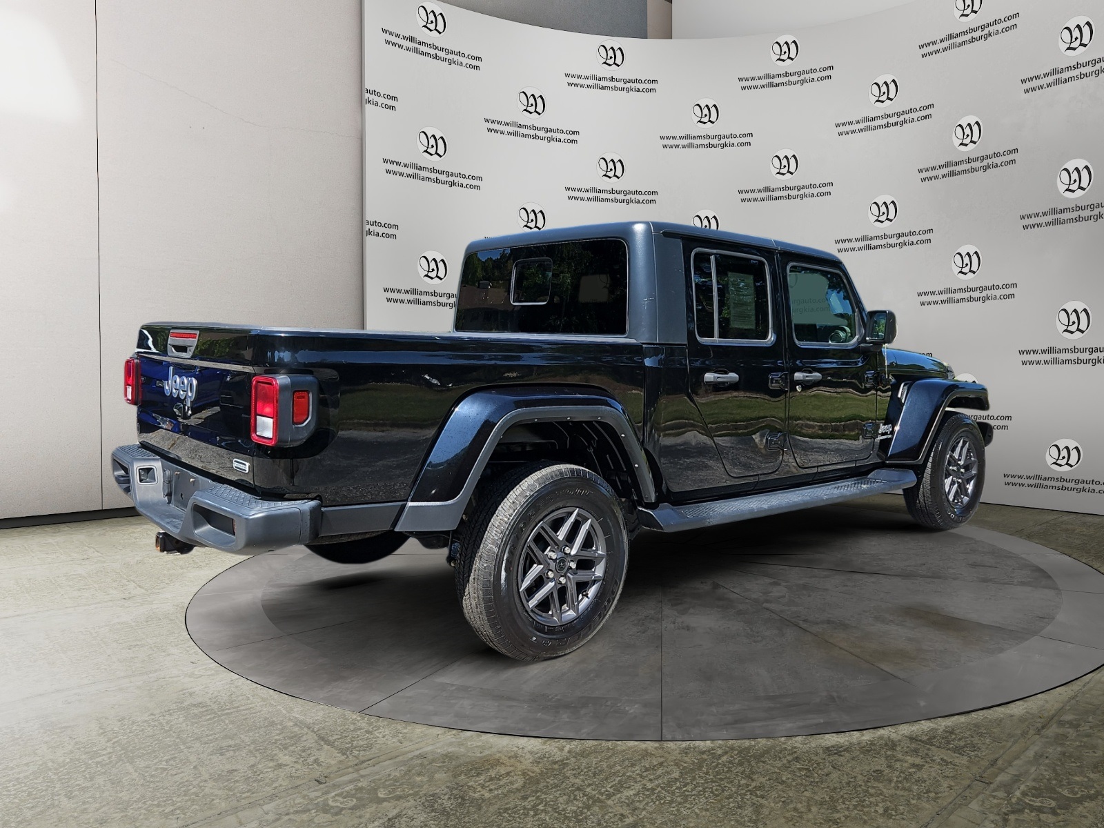 2021 Jeep Gladiator Overland photo 4