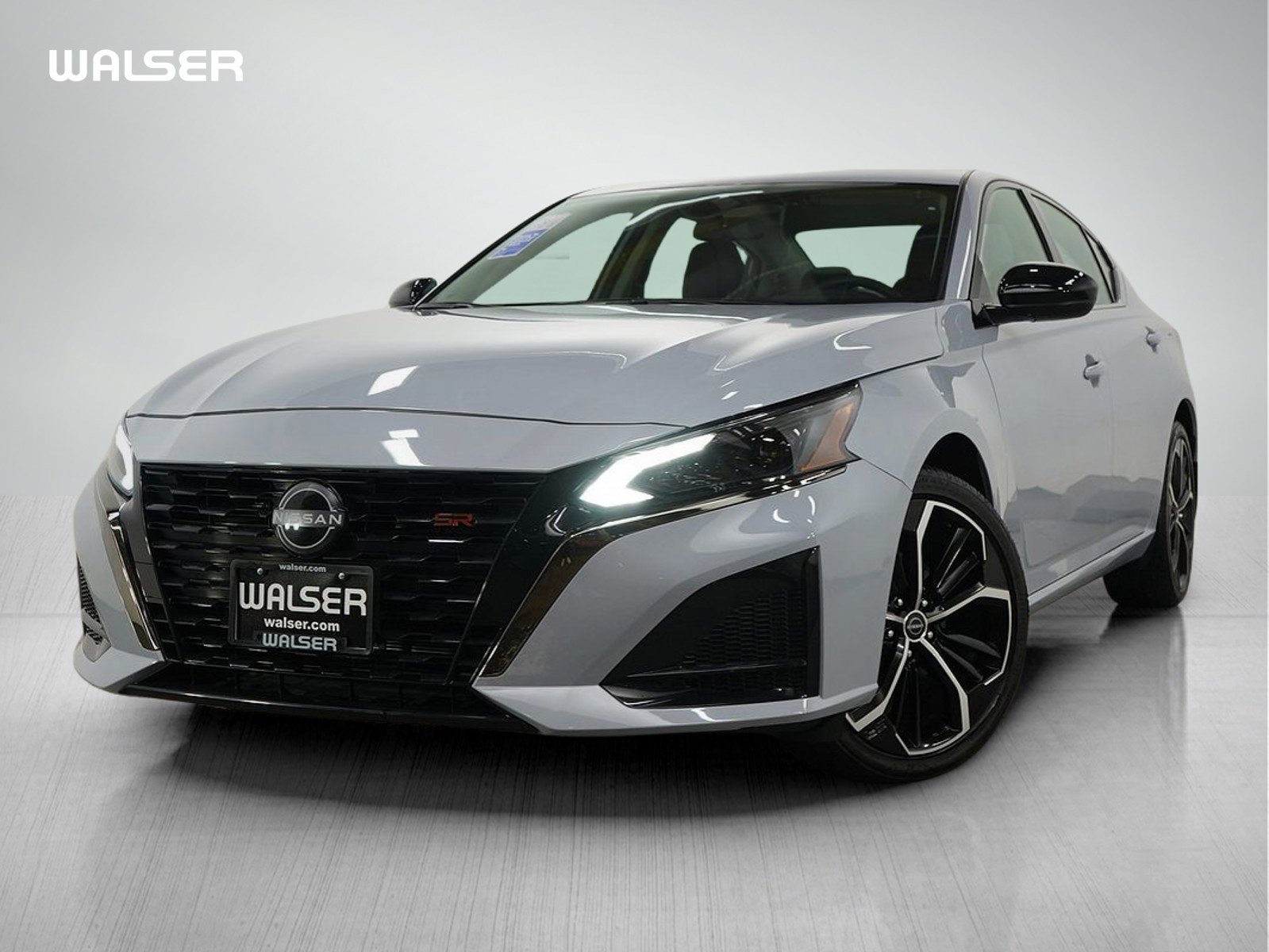 2025 Nissan Altima SR's photo