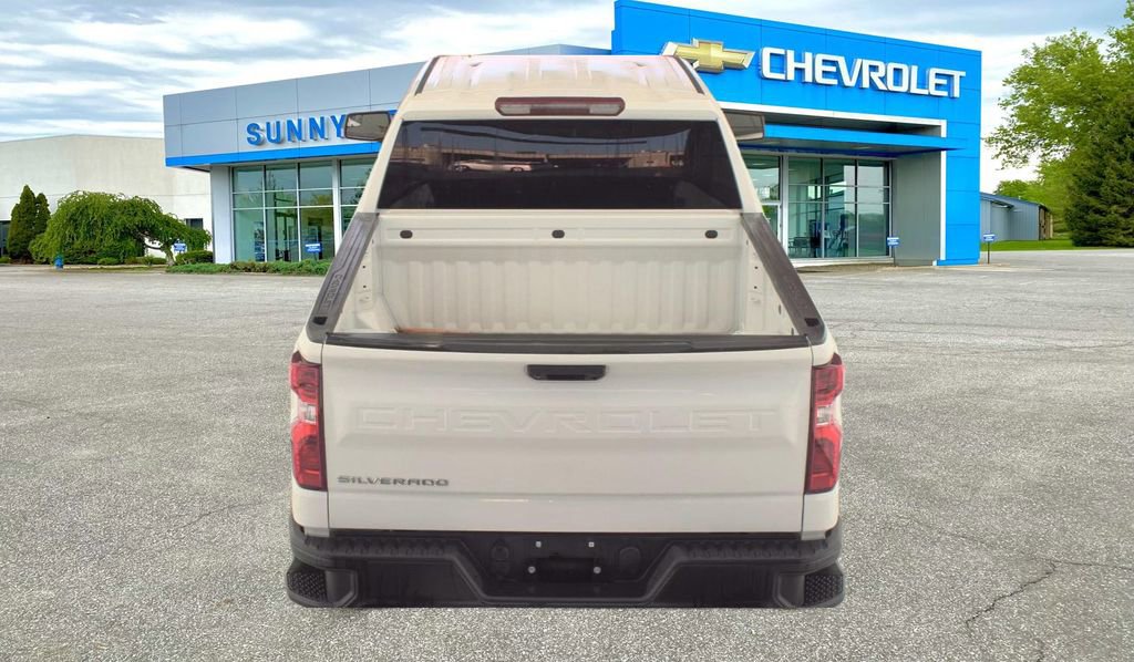 2024 Chevrolet Silverado 1500 photo 2