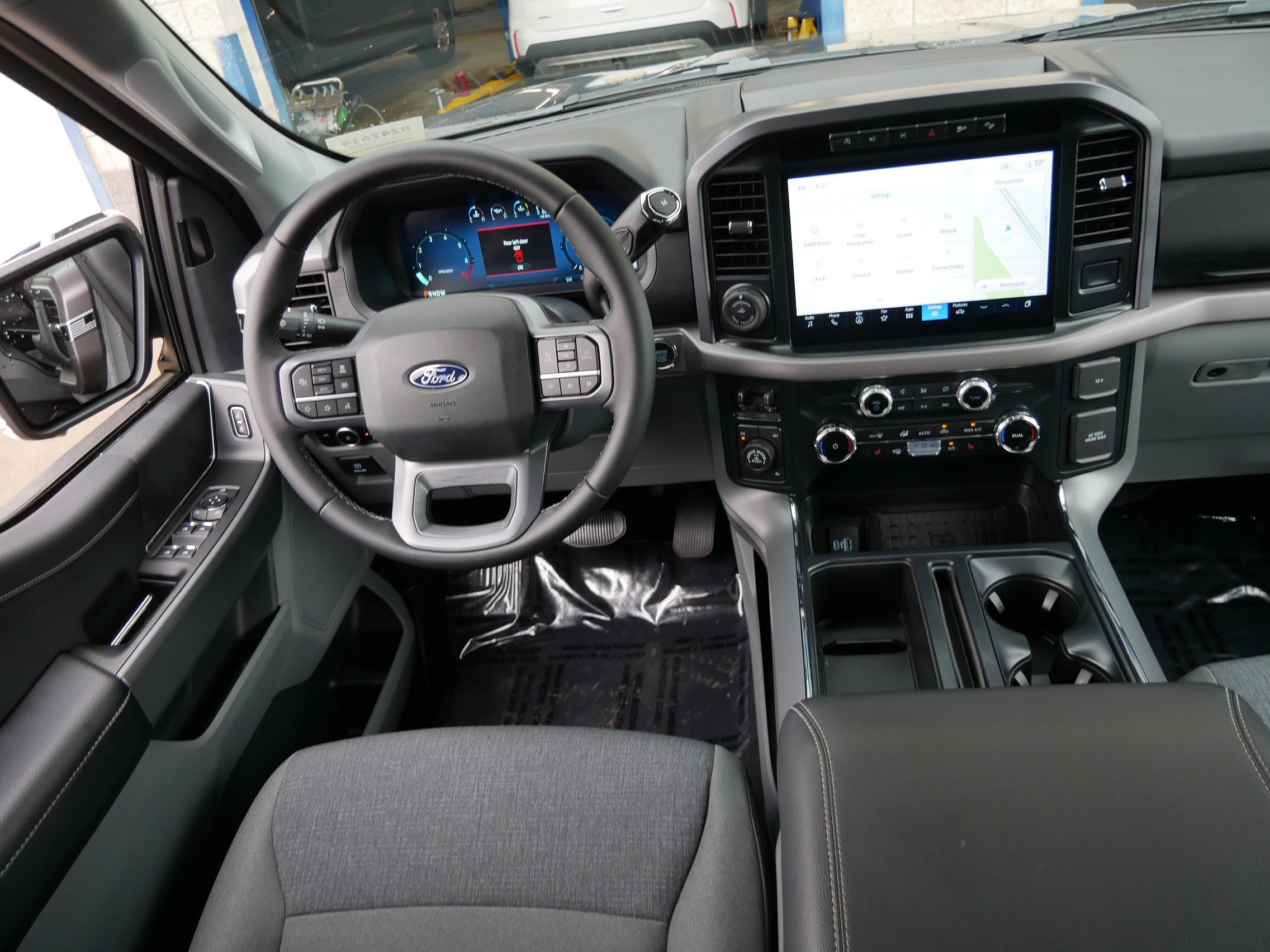 2024 Ford F-150 XLT photo 9