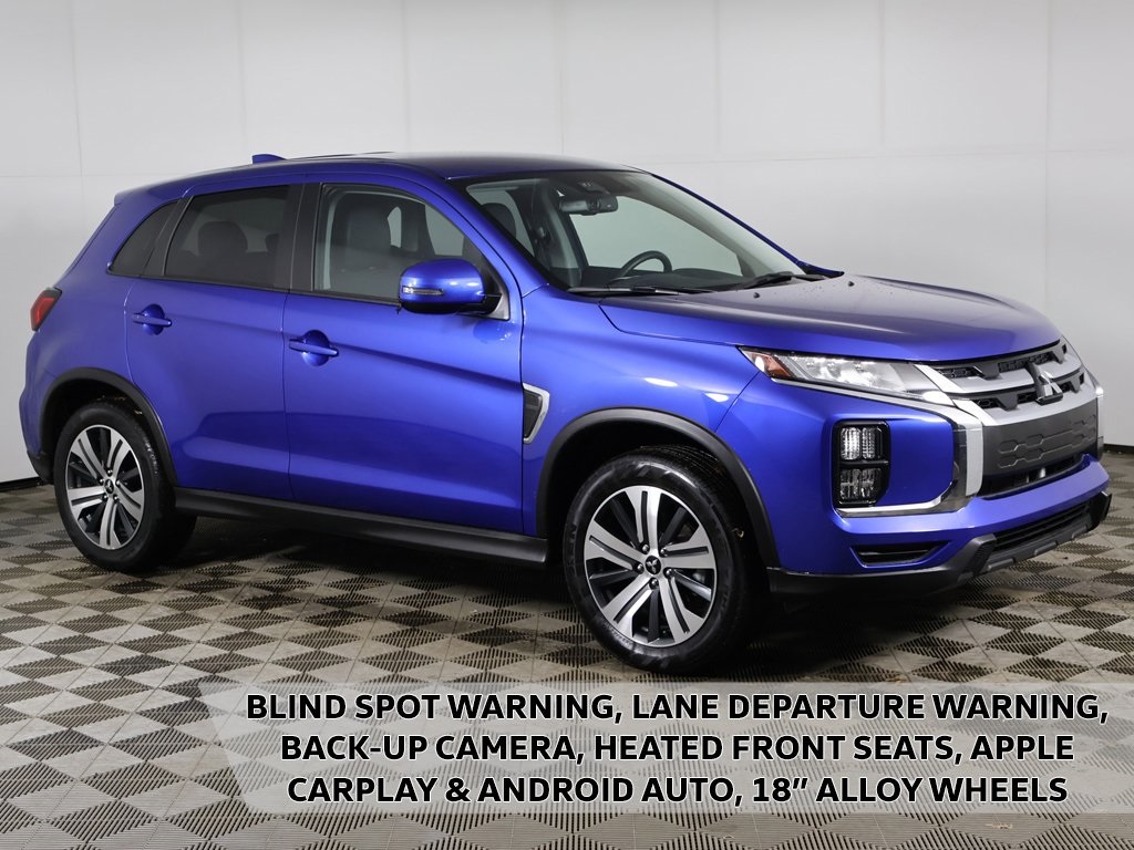 2023 Mitsubishi Outlander Sport SE's photo