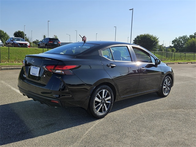 2025 Nissan Versa 1.6 S photo 9