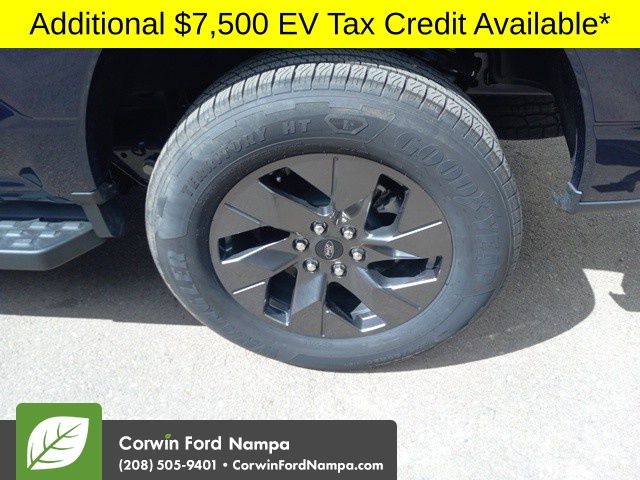 2025 Ford F-150 Lightning photo 25