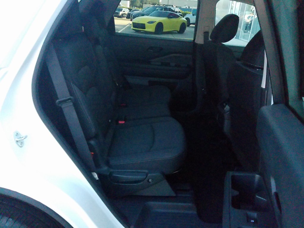 2023 Nissan Pathfinder SV photo 14