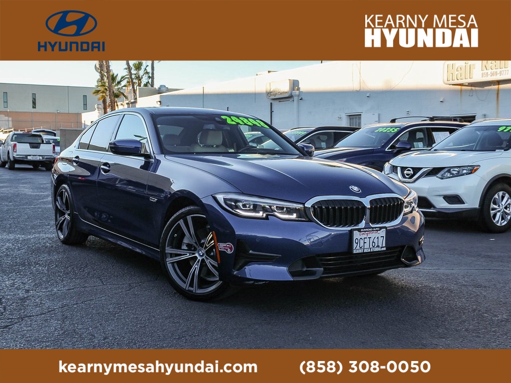 2022 BMW 3 Series 330's photo