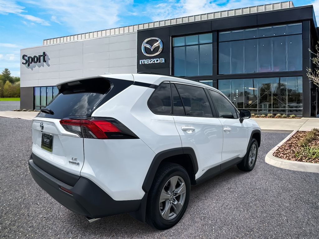 2024 Toyota RAV4 Hybrid LE photo 3