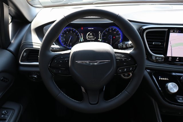 2026 Chrysler Pacifica Limited S Appearance photo 15