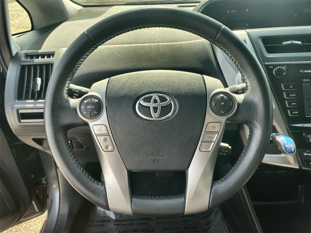 2017 Toyota Prius V Four photo 11