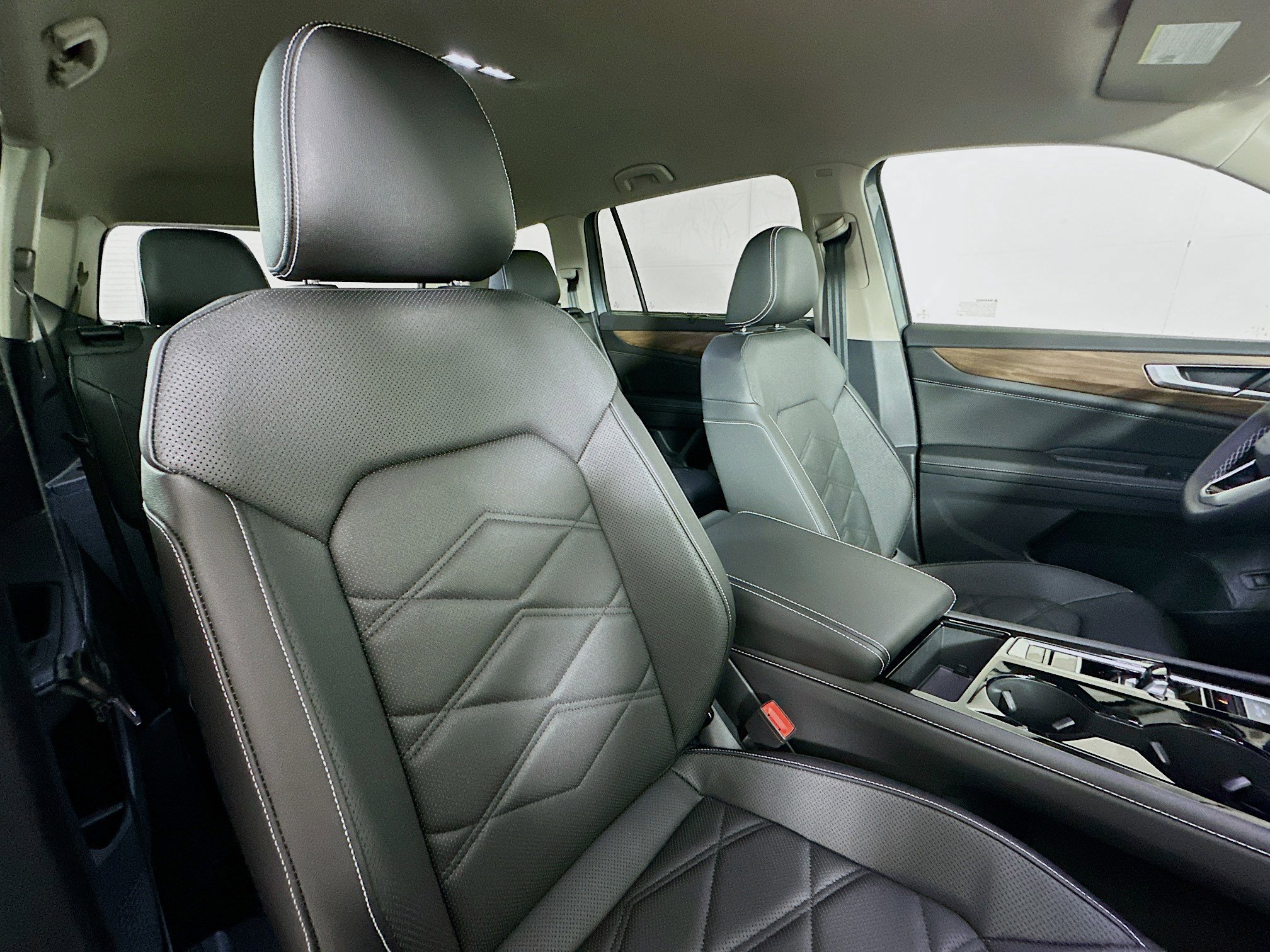 2025 Volkswagen Atlas SE Technology photo 27