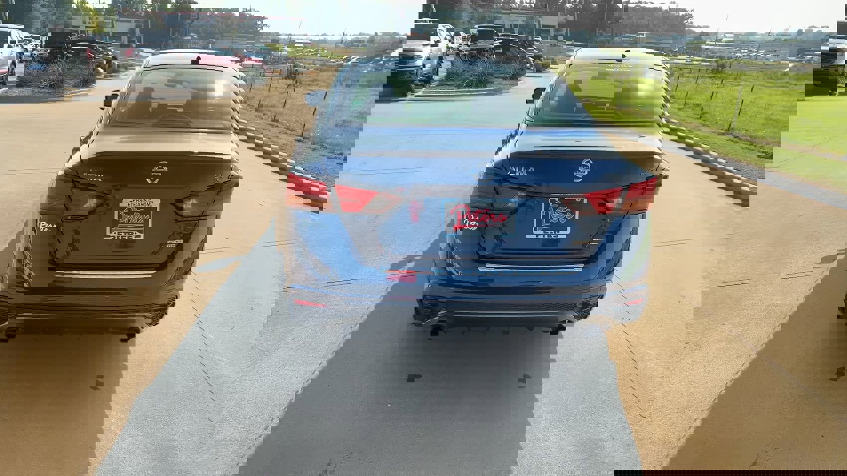 2020 Nissan Altima SR photo 4
