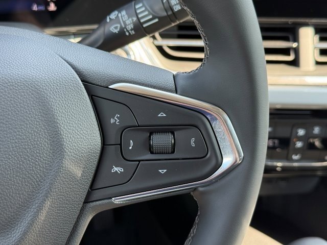 2025 Chevrolet Trax LT photo 20