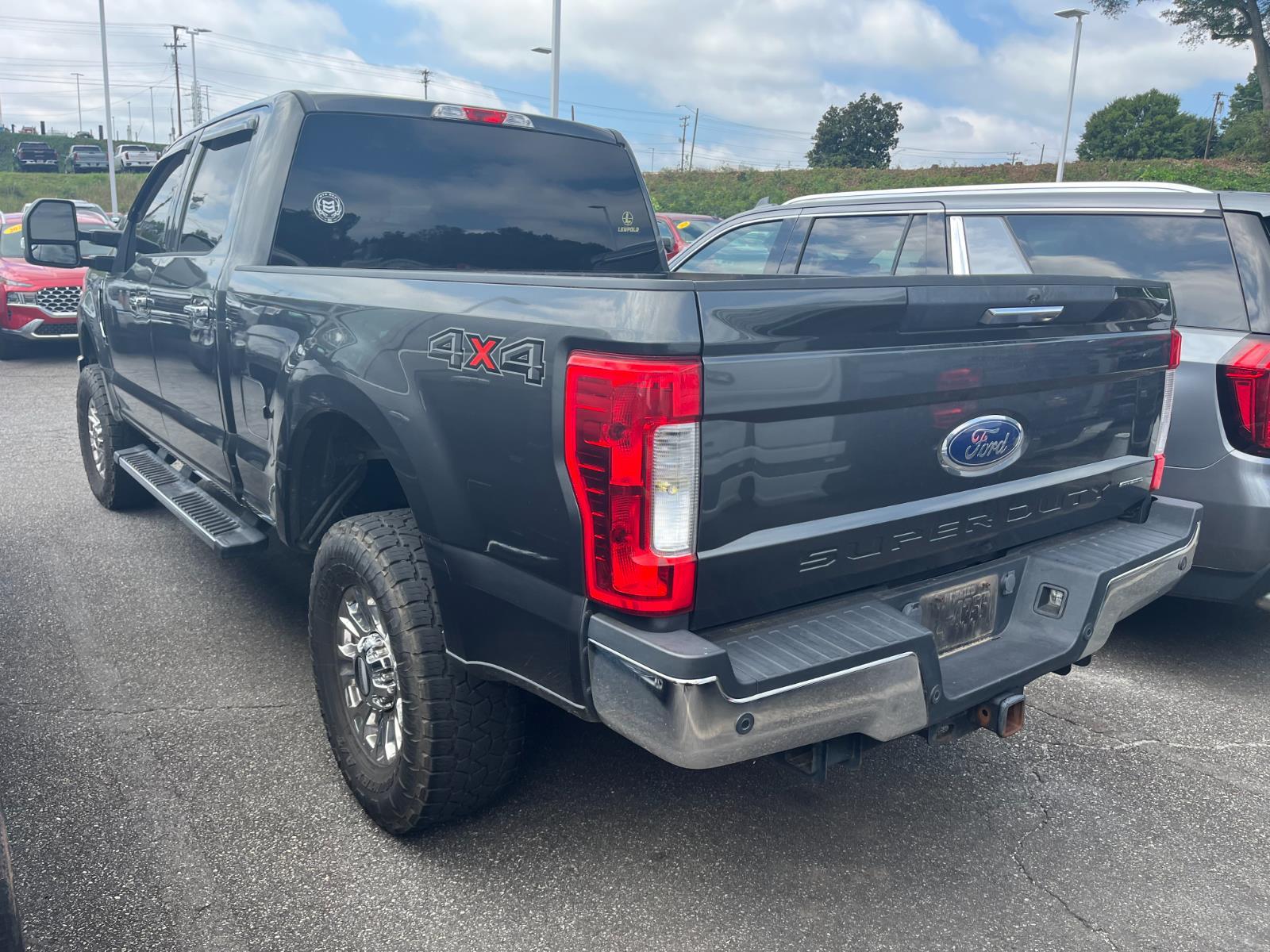 2017 Ford F-250 XLT photo 3