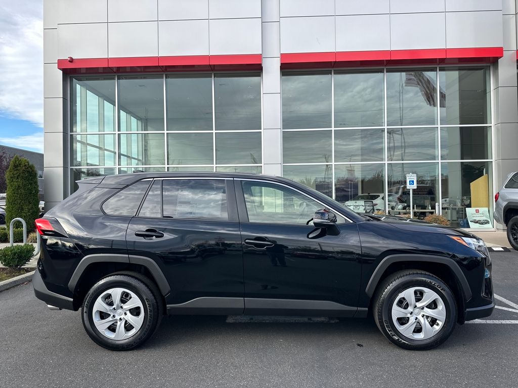 2025 Toyota RAV4 LE photo 2