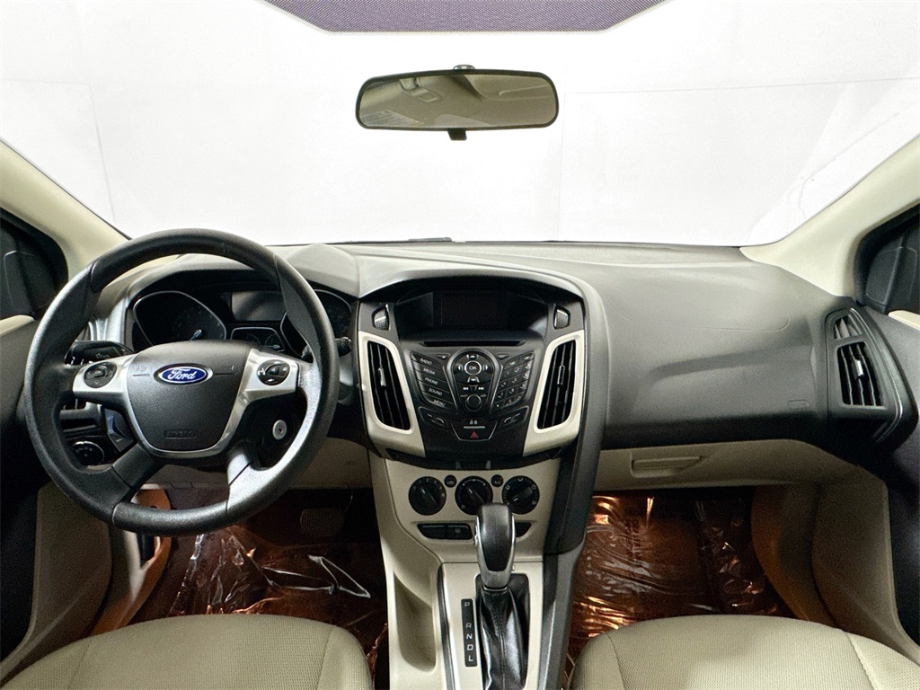 2014 Ford Focus SE photo 15