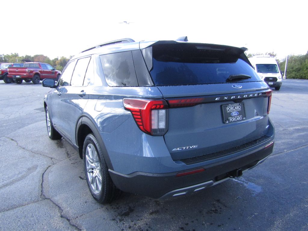 2026 Ford Explorer photo 3