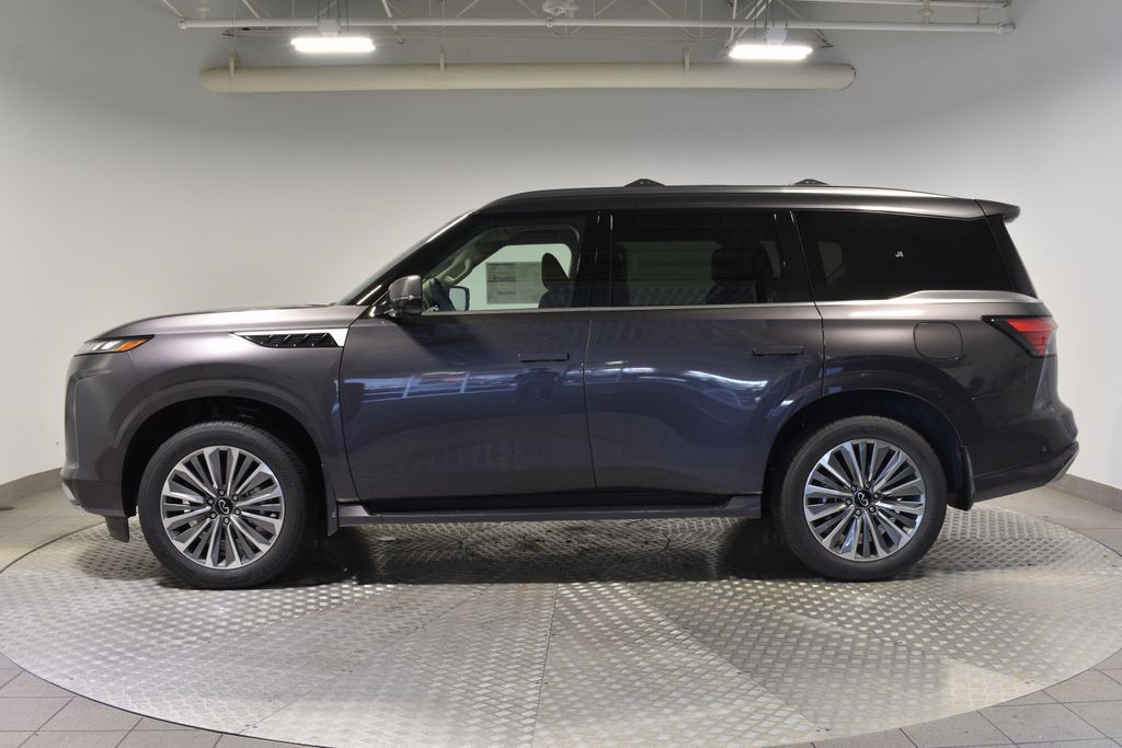 2026 Infiniti QX80 Luxe photo 2