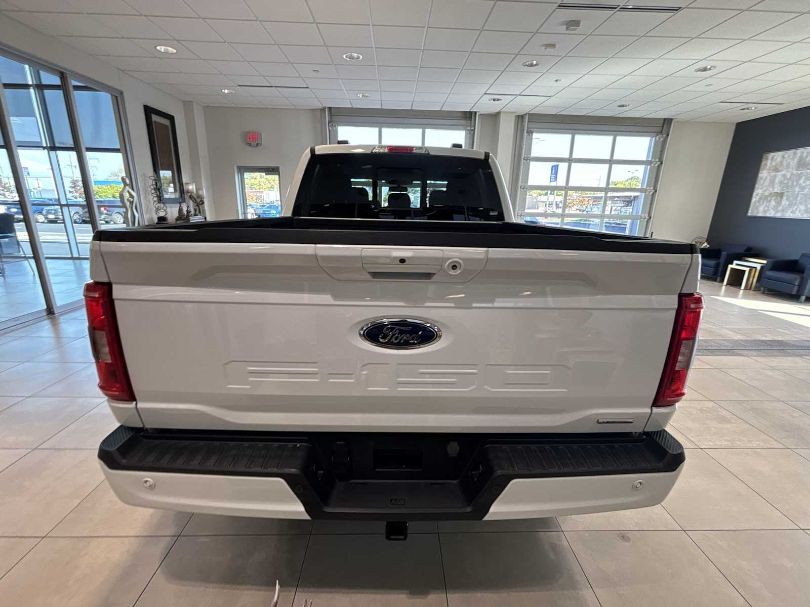 2023 Ford F-150 XLT photo 3
