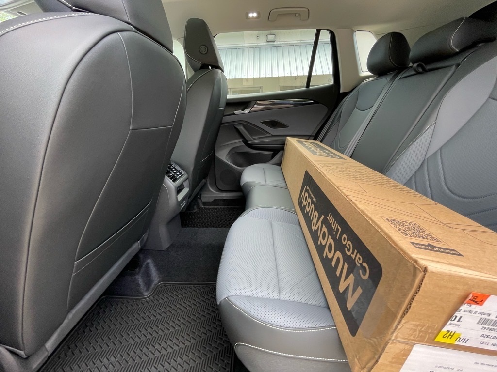 2025 Volkswagen Tiguan SE photo 19