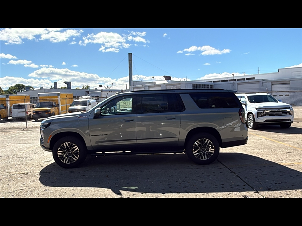 2025 Chevrolet Suburban Z71 photo 2