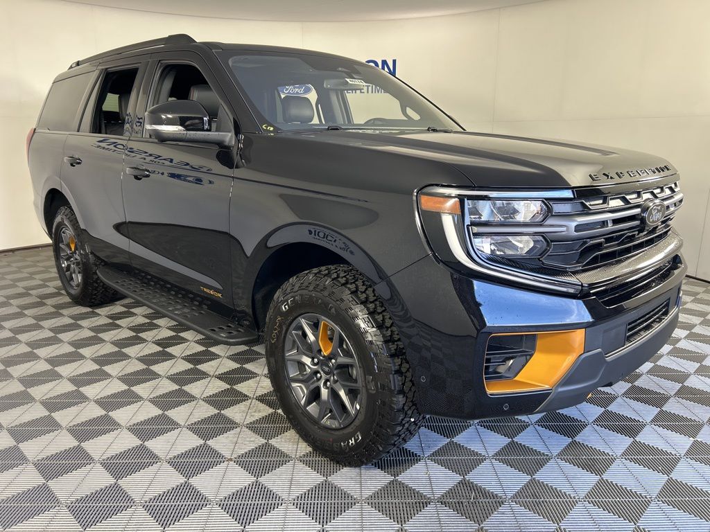 2025 Ford Expedition photo 3