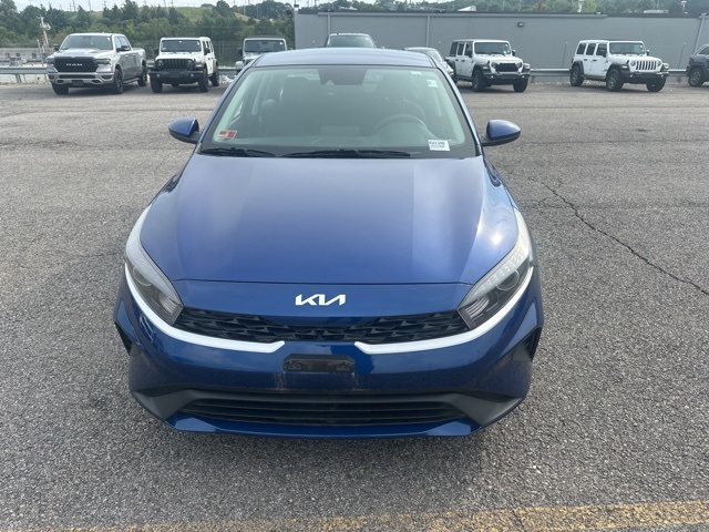 2022 Kia Forte LXS photo 2