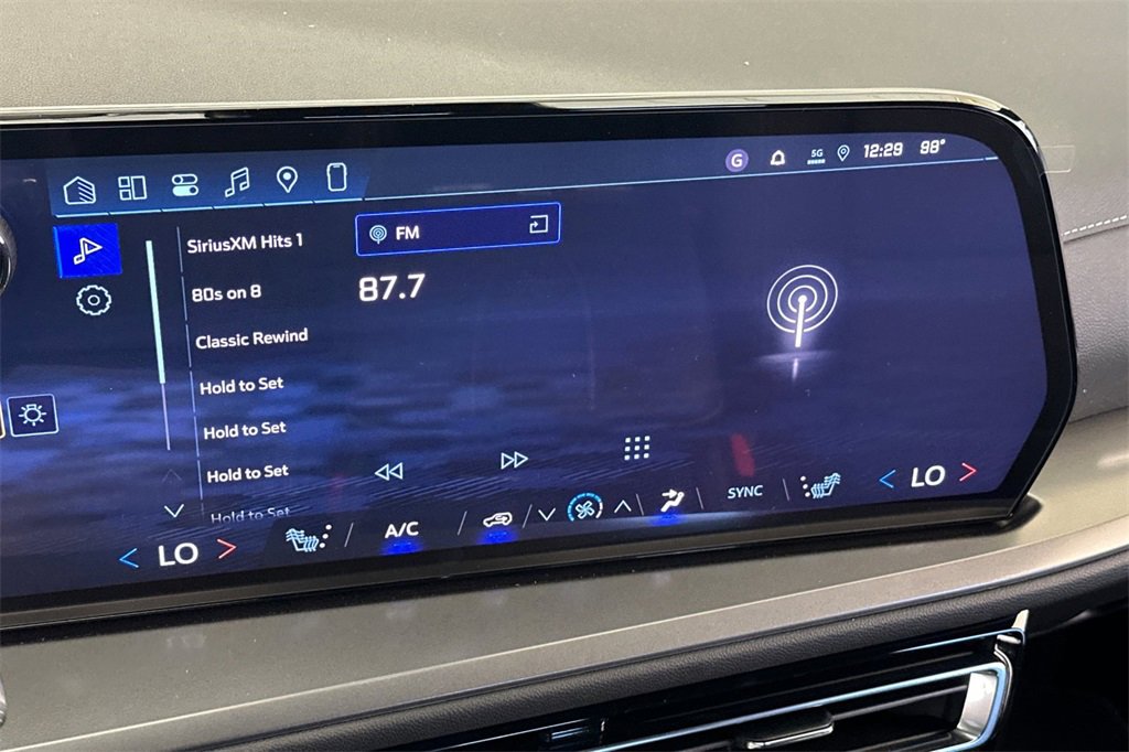 2026 Chevrolet Traverse photo 16