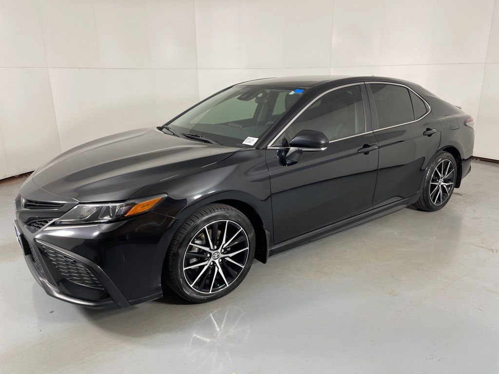 2023 Toyota Camry SE photo 5