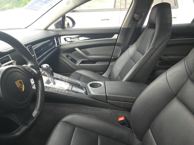 2016 Porsche Panamera E-Hybrid S photo 3