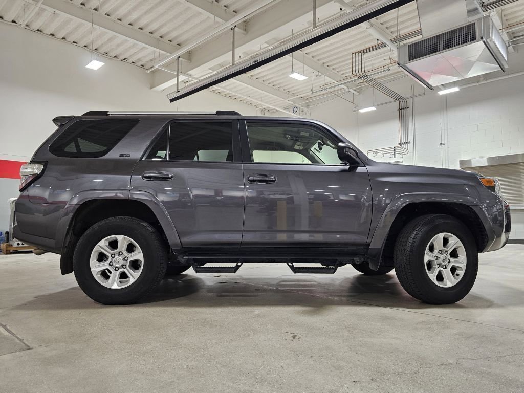 2023 Toyota 4Runner SR5 photo 9