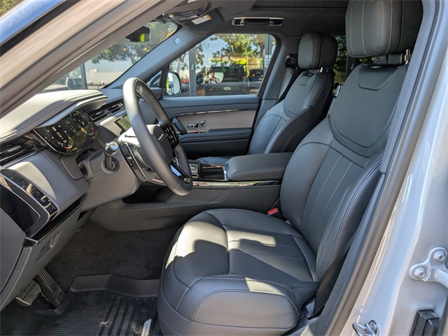 2025 Land Rover Range Rover Sport SE photo 7