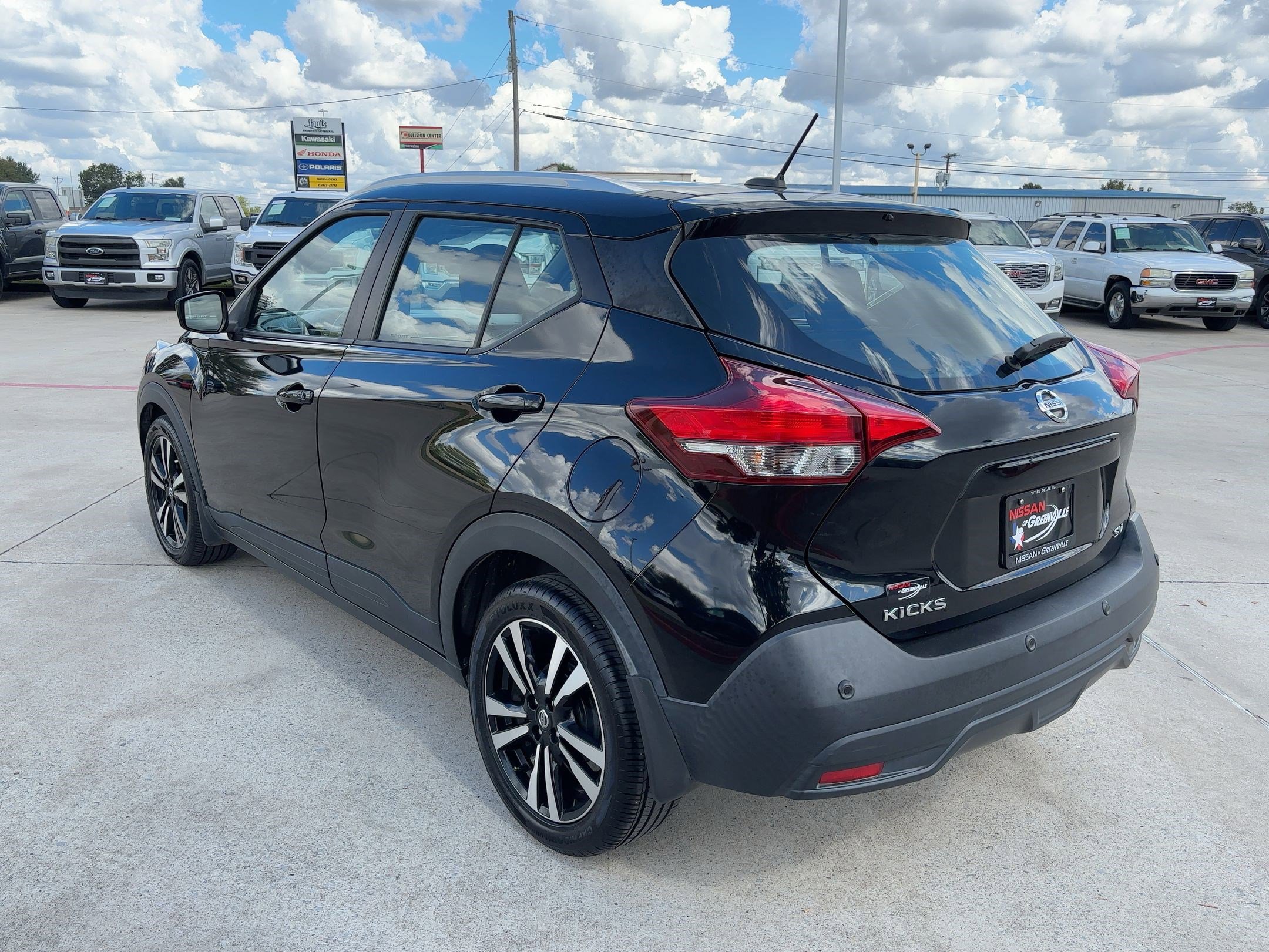 2020 Nissan Kicks SV photo 3