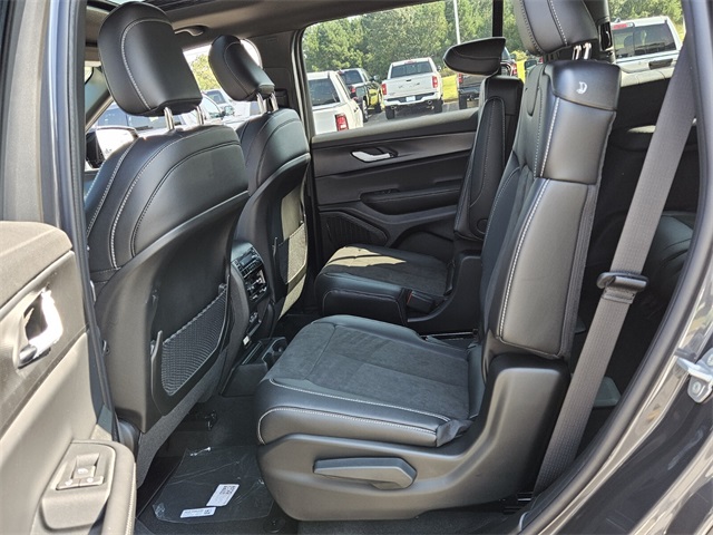 2025 Jeep Grand Cherokee Altitude X photo 7