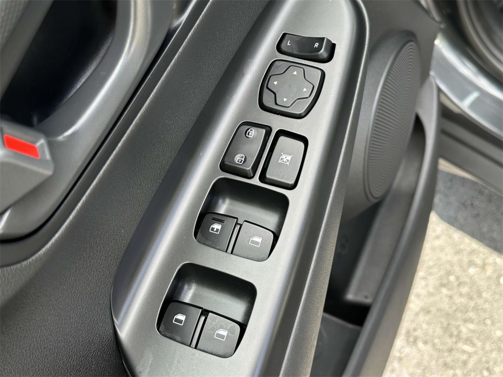 2022 Hyundai Kona SEL photo 27