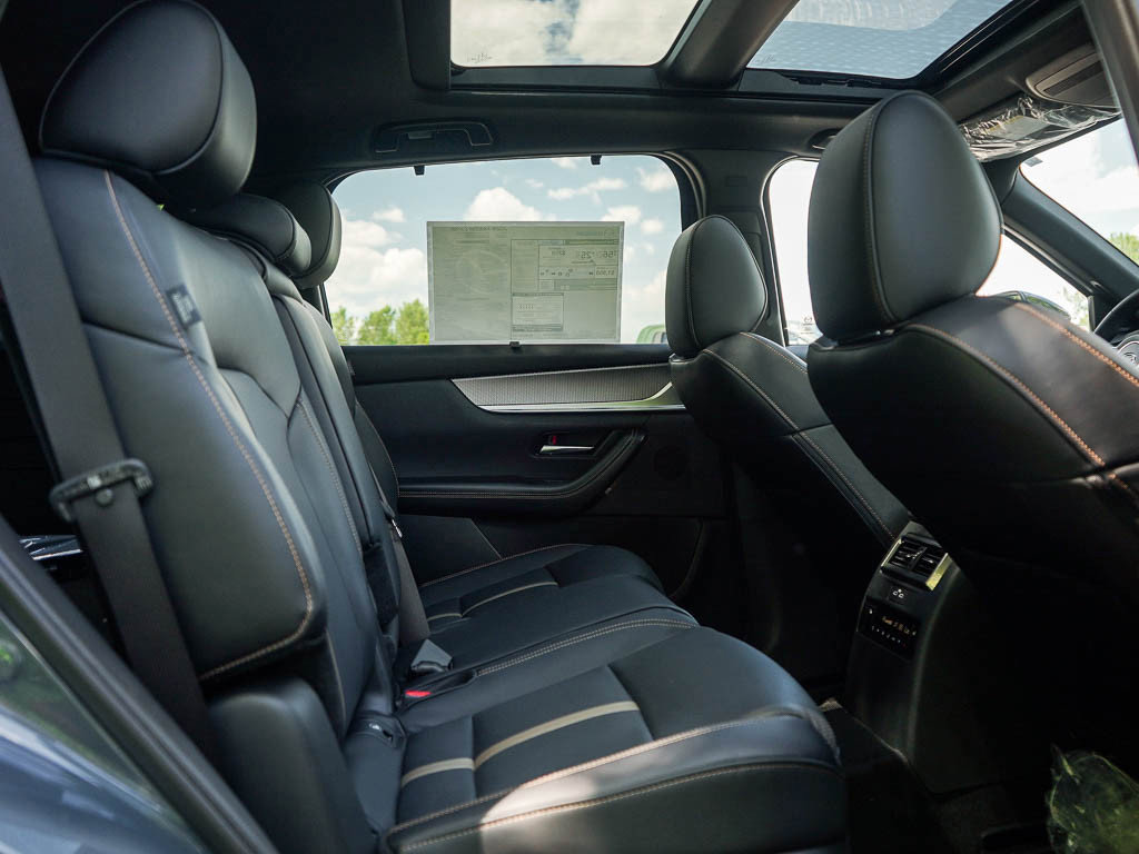 2025 Mazda CX-70 Plug-in Hybrid Premium Plus photo 8
