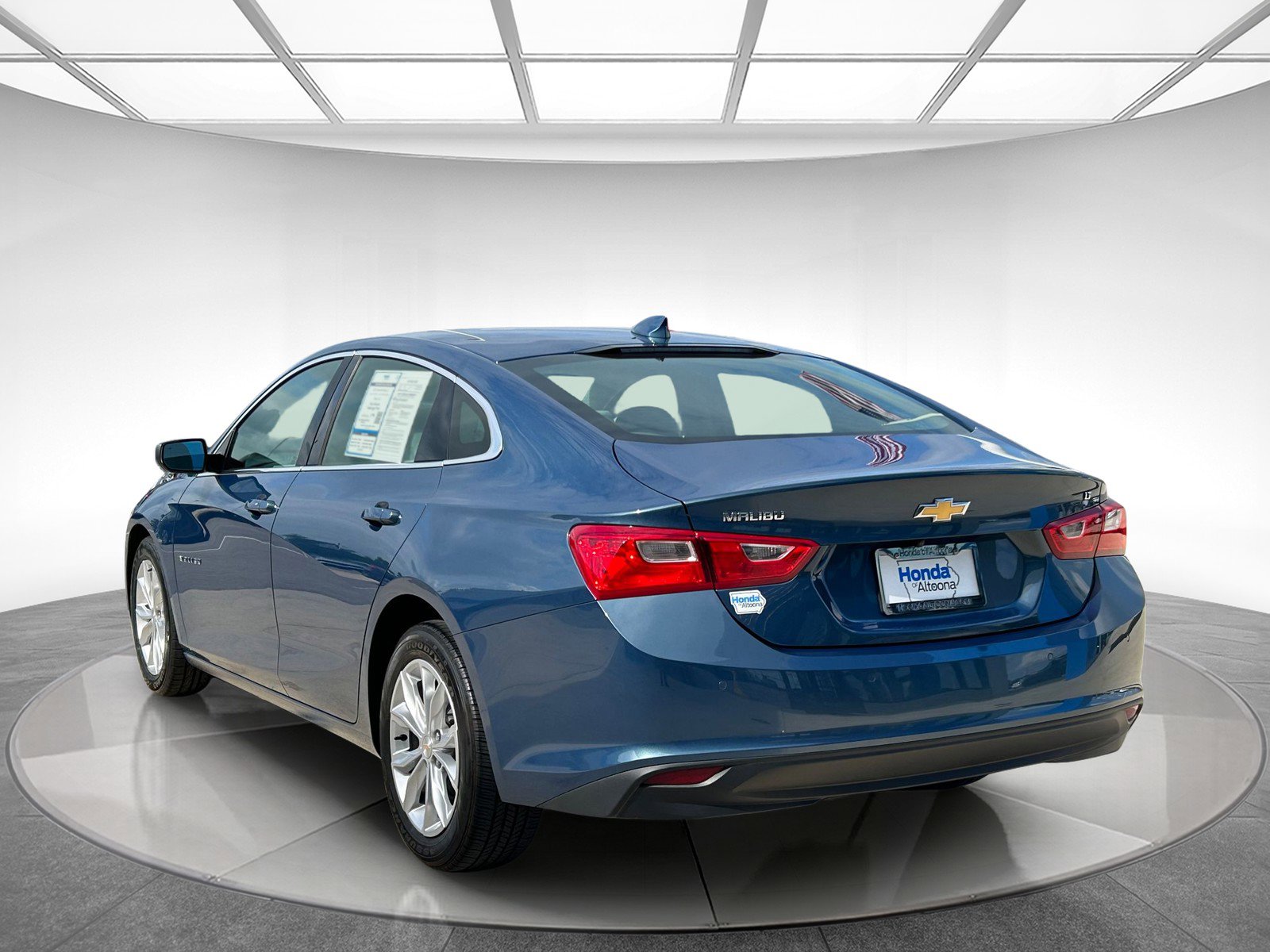 2024 Chevrolet Malibu 1LT photo 3