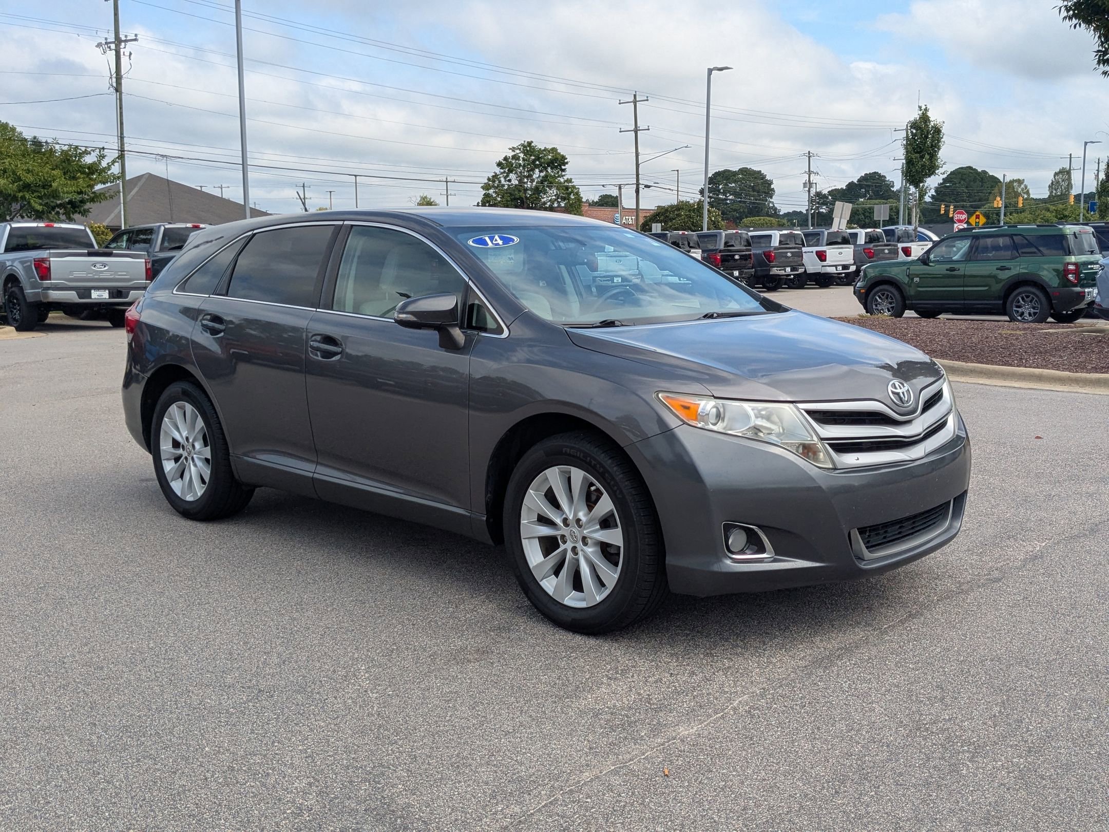 2014 Toyota Venza LE photo 4
